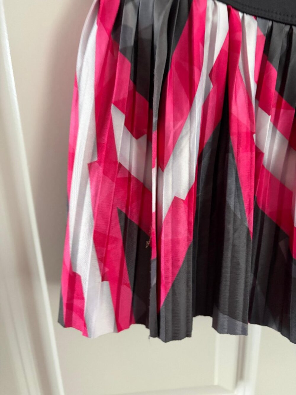 Women’s Lucky in Love Hi-Supernova Mid-Rise Pleated Tennis Skort Small - Picture 4 of 4